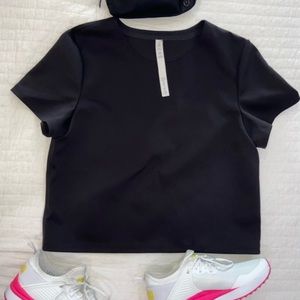 Black lululemon cropped tee shirt size 10